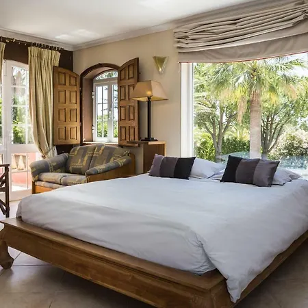 Villa Oasis By The Getaway Collection