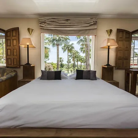 Villa Oasis By The Getaway Collection *